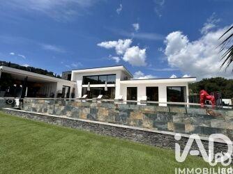 Maison - 190 m² - 7 pièces