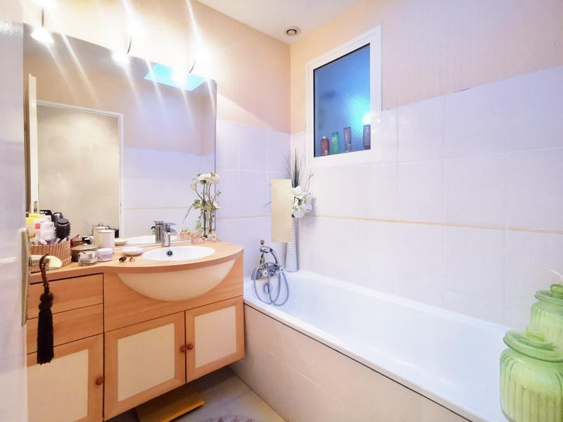 Maison - 105 m² - 6 pièces