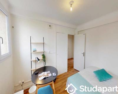 Chambre - 90 m² - 1 pièce