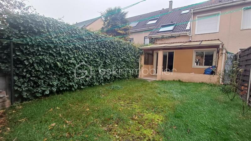 Maison - 95 m² - 5 pièces