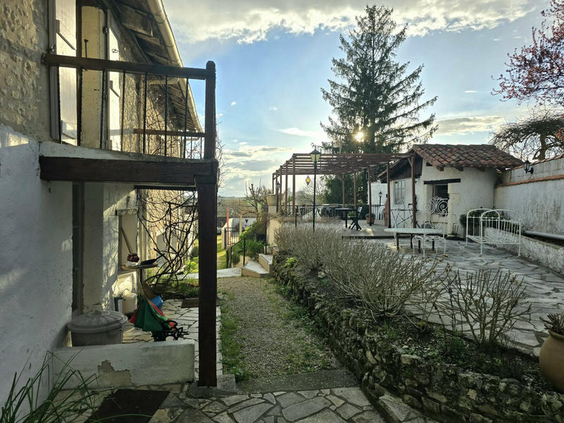 Maison ancienne - 435 m² - 17 pièces