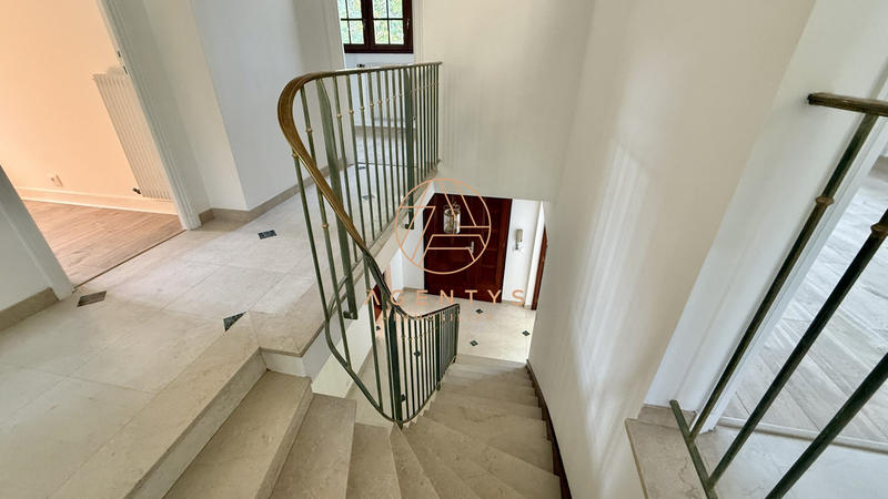 Maison - 165 m² - 6 pièces