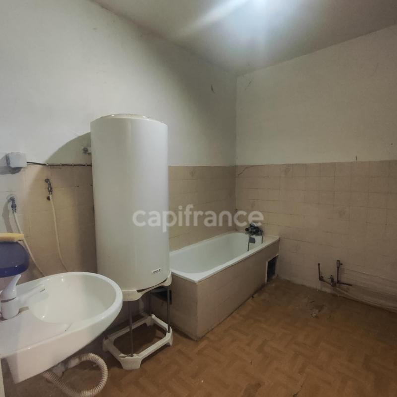 Maison - 200 m² - 2 pièces