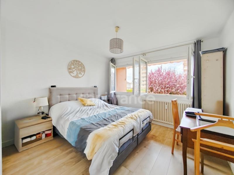 Appartement - 82 m² - 5 pièces