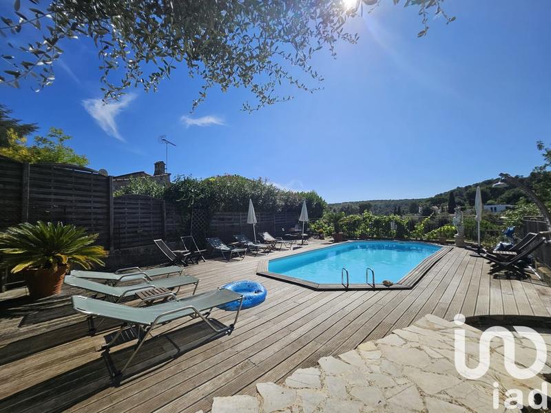 Maison - 323 m² - 12 pièces