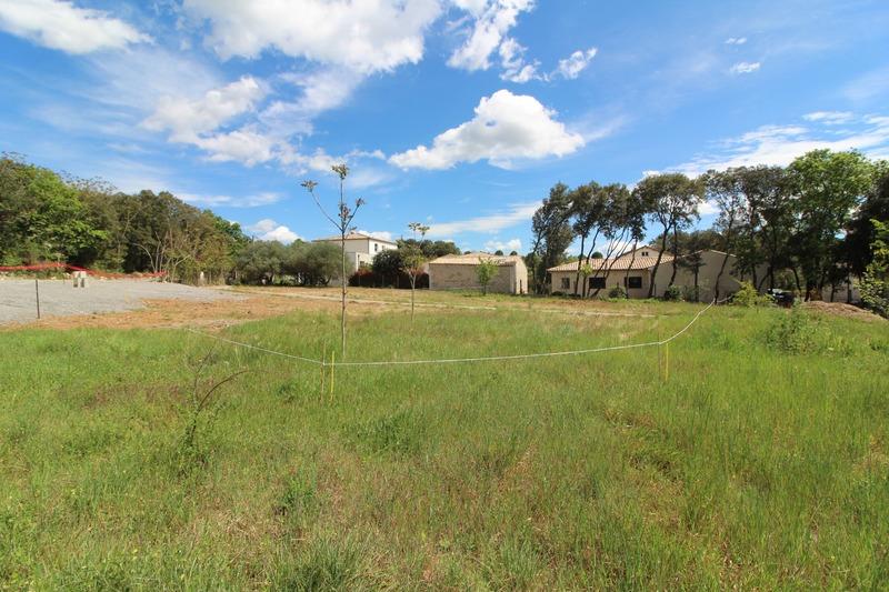 Terrain constructible - 701 m²