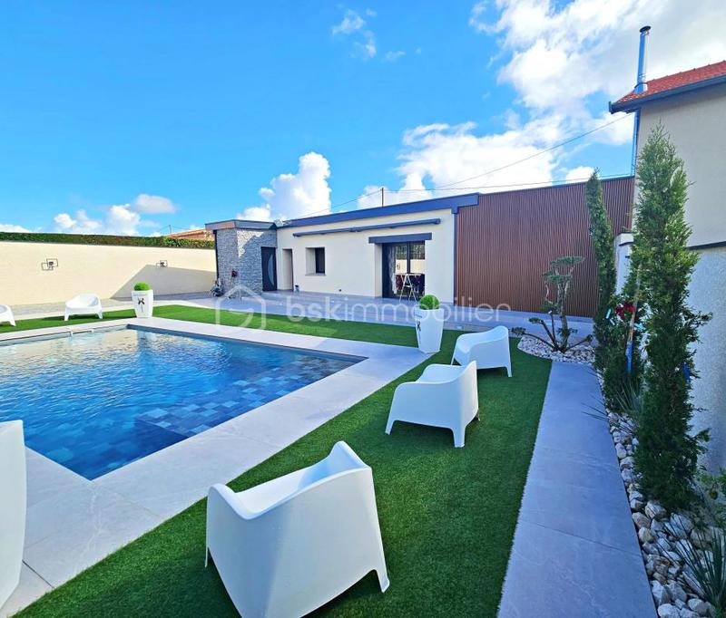 Maison - 255 m² - 6 pièces