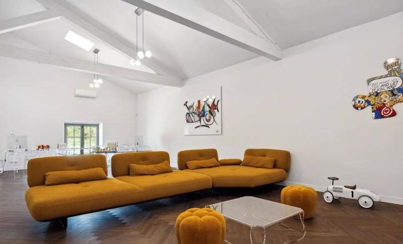 Mas - 800 m² - 15 pièces