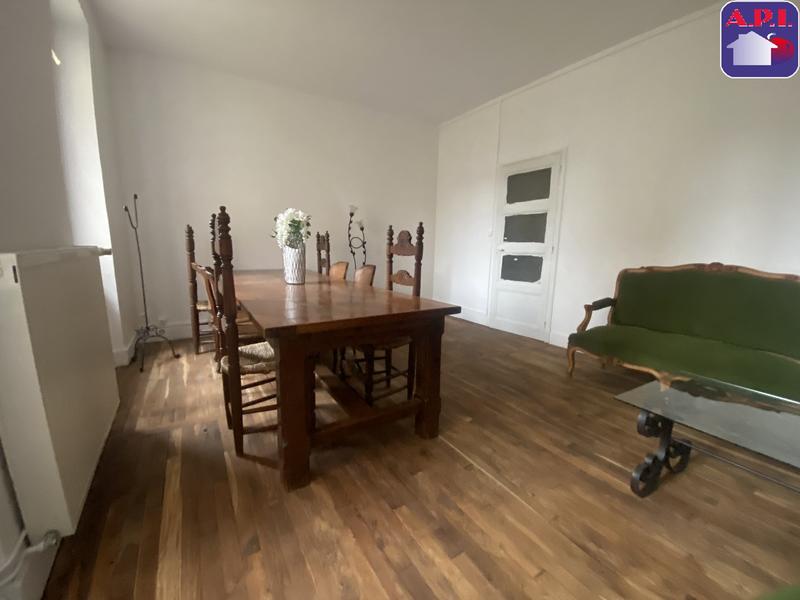 Maison - 250 m² - 8 pièces