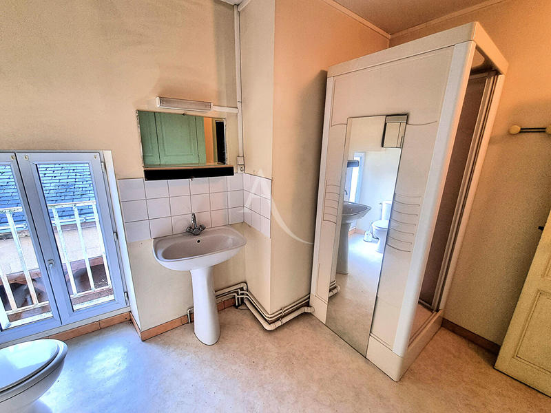 Maison - 170 m² - 9 pièces