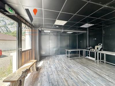 Local commercial - 117 m² - 4 pièces