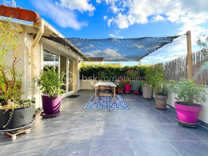 Maison - 210 m² - 6 pièces