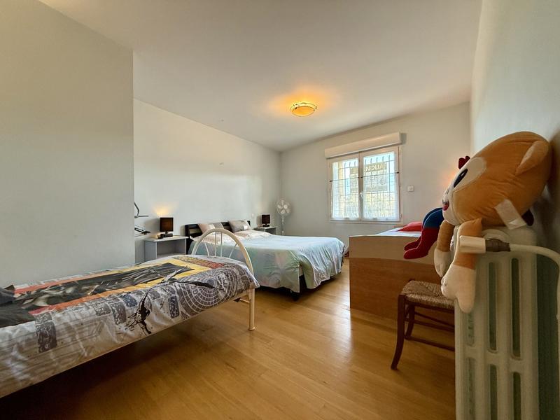 Maison - 245 m² - 8 pièces