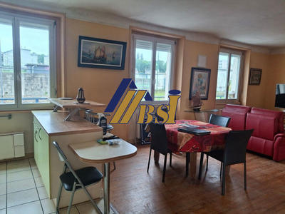Maison traditionnelle - 122 m² - 5 pièces