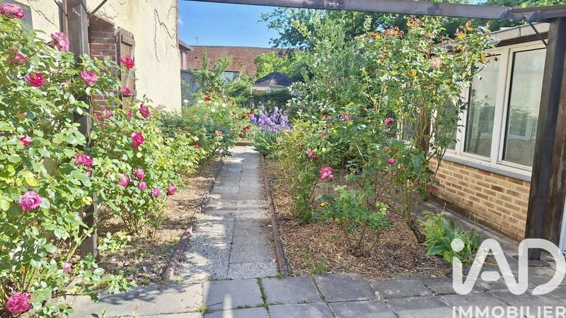 Maison - 213 m² - 8 pièces