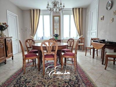 Maison - 180 m² - 6 pièces