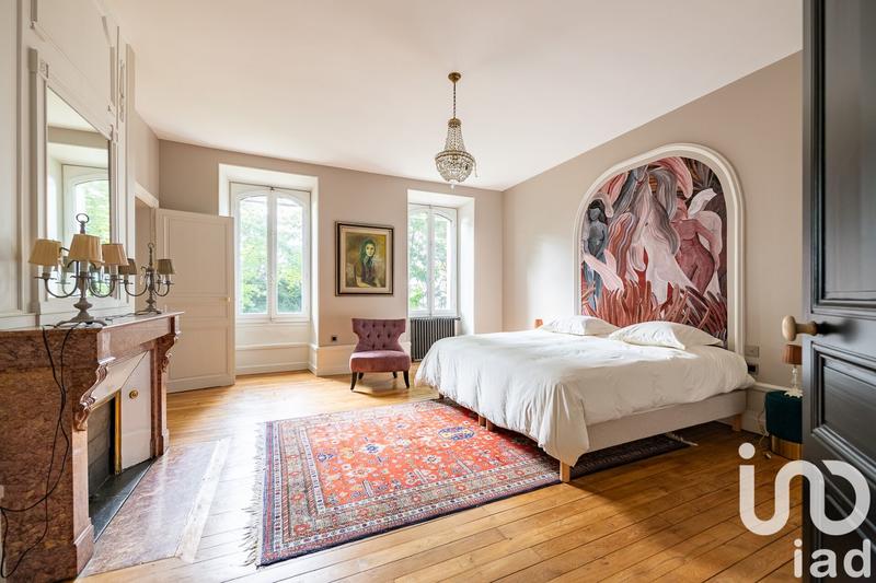 Maison - 327 m² - 10 pièces