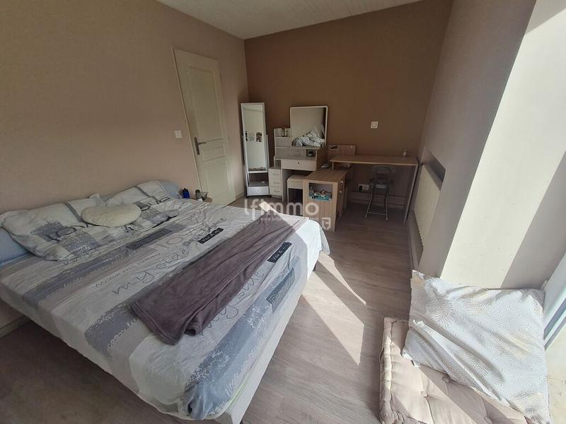 Maison - 212 m² - 9 pièces