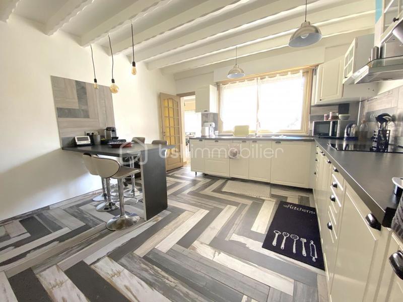 Propriété - 330 m² - 9 pièces