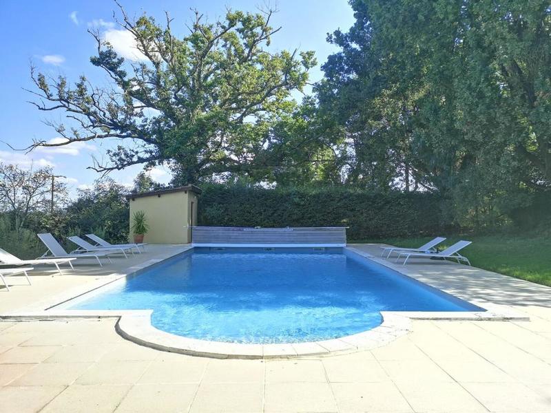 Propriété - 470 m² - 16 pièces