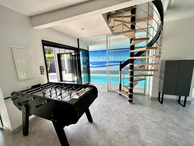 Maison - 205 m² - 8 pièces