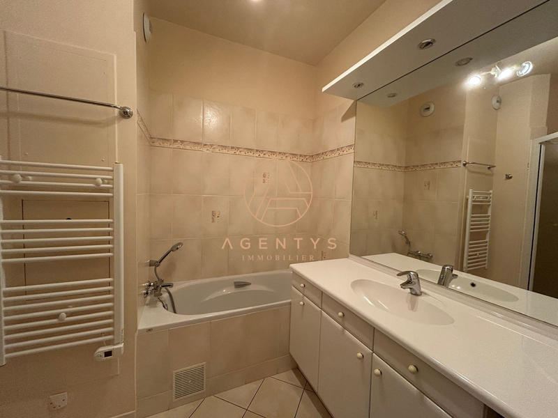 Appartement - 130 m² - 7 pièces