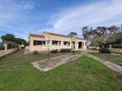 Maison - 260 m² - 12 pièces