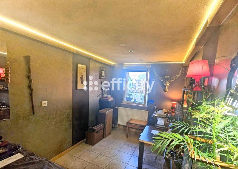 Maison traditionnelle - 160 m² - 8 pièces