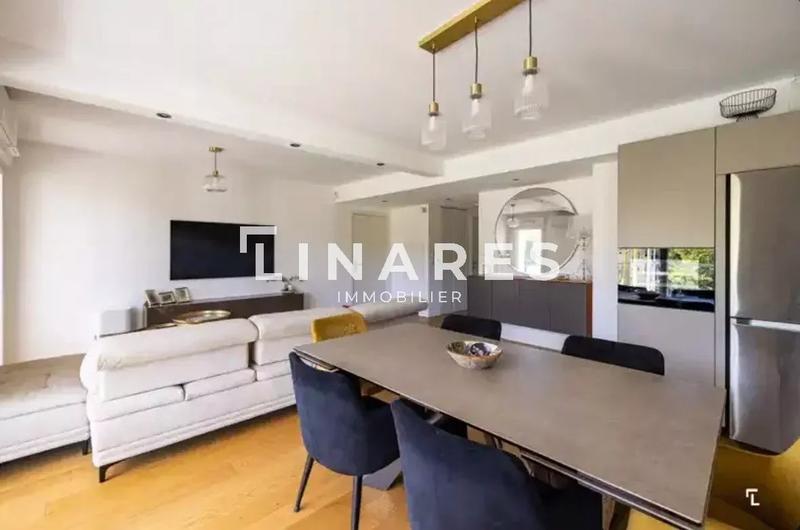 Appartement - 83 m² - 2 pièces