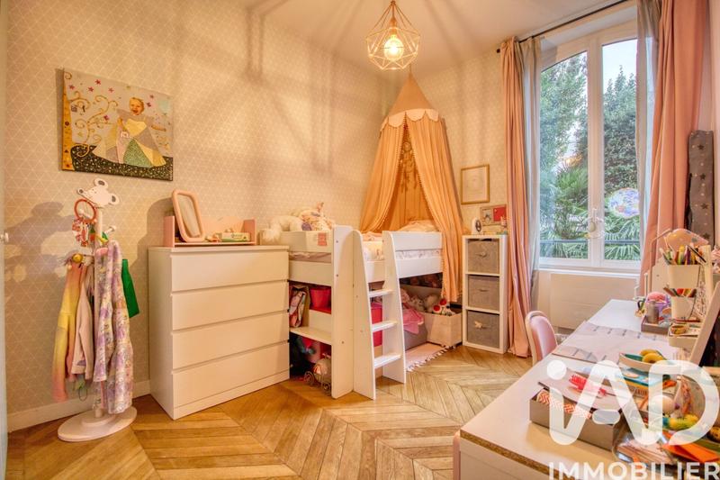 Appartement - 80 m² - 4 pièces