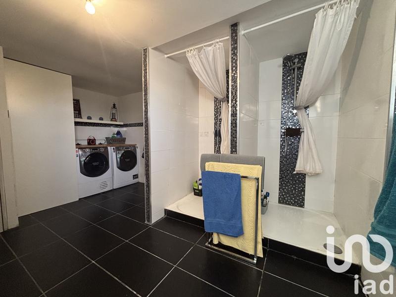 Maison - 249 m² - 8 pièces