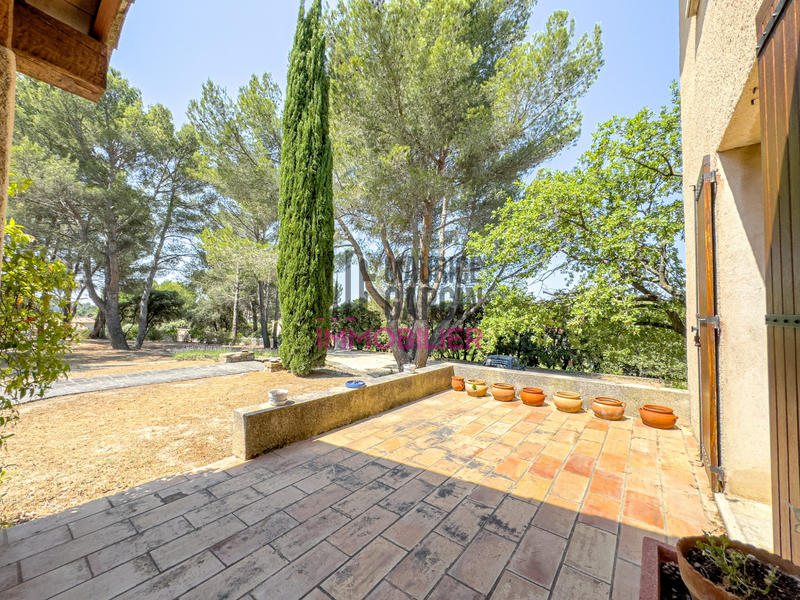 Maison - 256 m² - 10 pièces