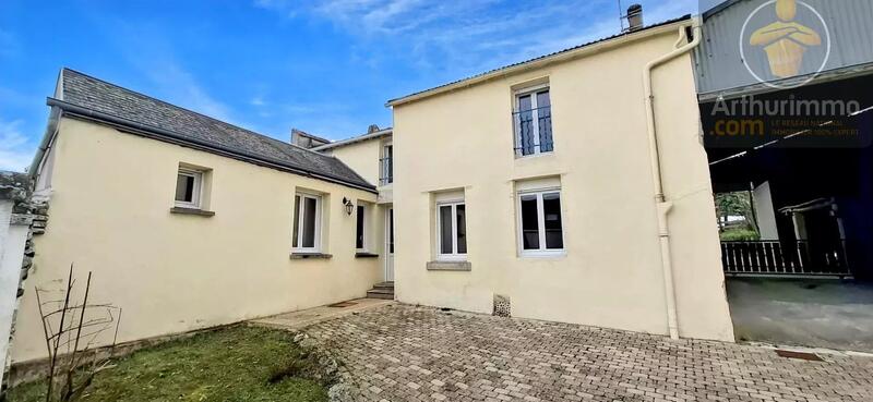 Maison - 186 m² - 8 pièces