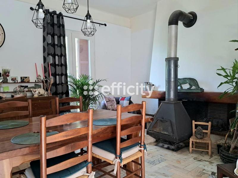 Maison - 250 m² - 4 pièces