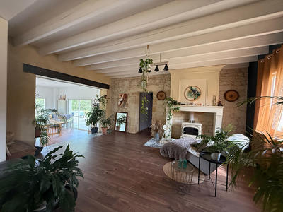 Maison - 239 m² - 7 pièces