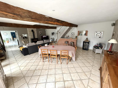 Maison - 210 m² - 7 pièces