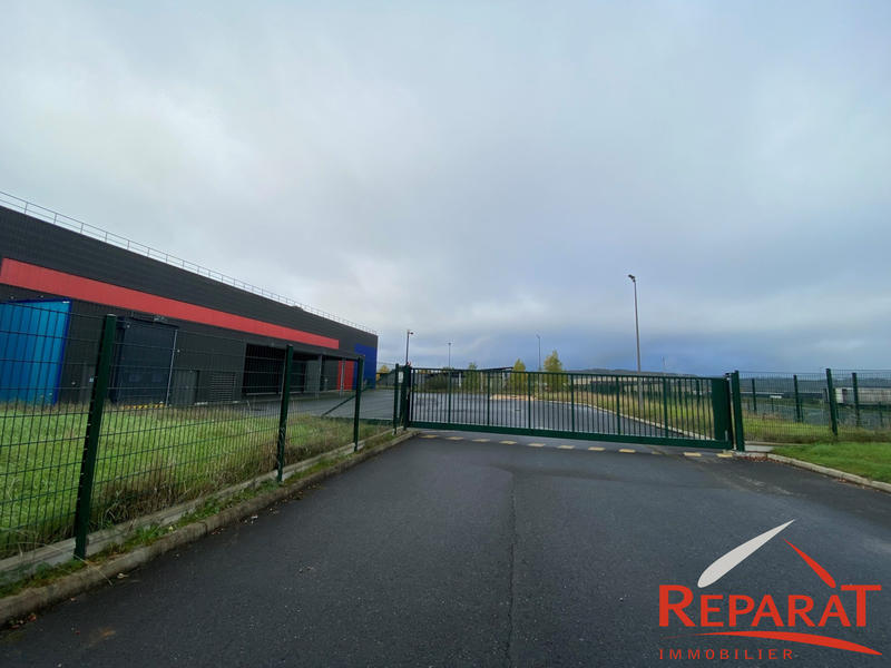 Local commercial - 4 174 m²