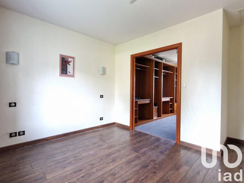 Maison - 242 m² - 7 pièces