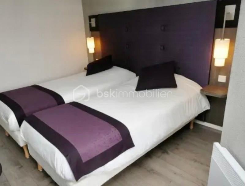 Maison - 690 m² - 22 pièces