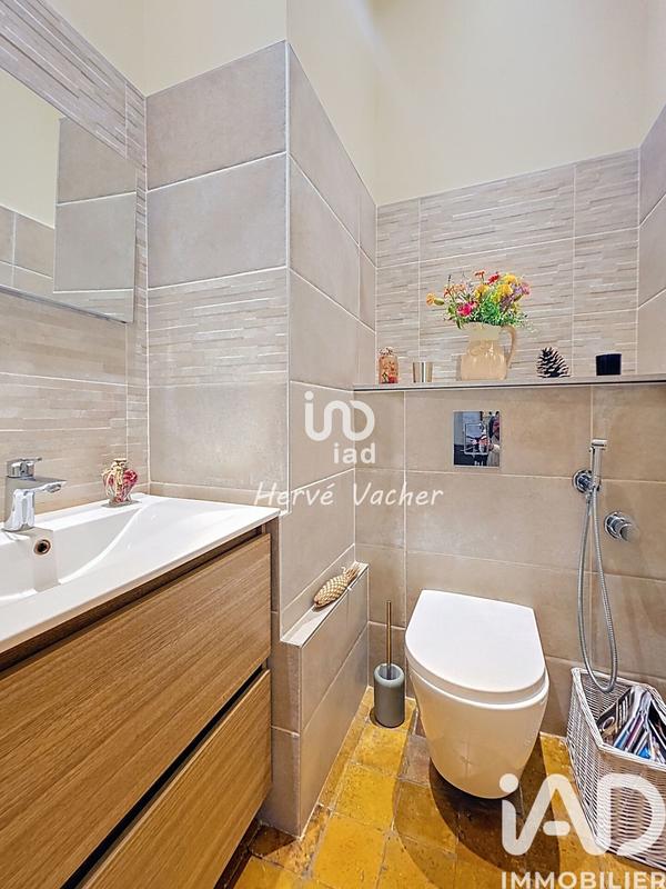 Appartement - 184 m² - 6 pièces