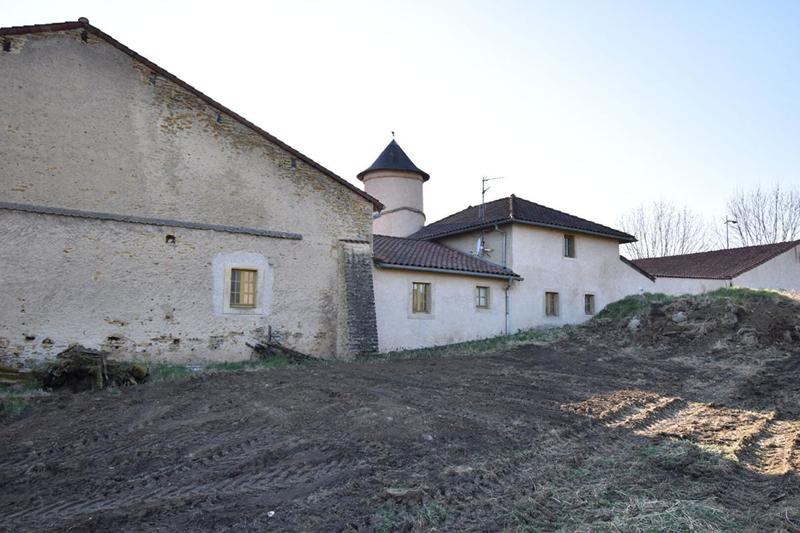 Corps de ferme - 1 260 m² - 14 pièces