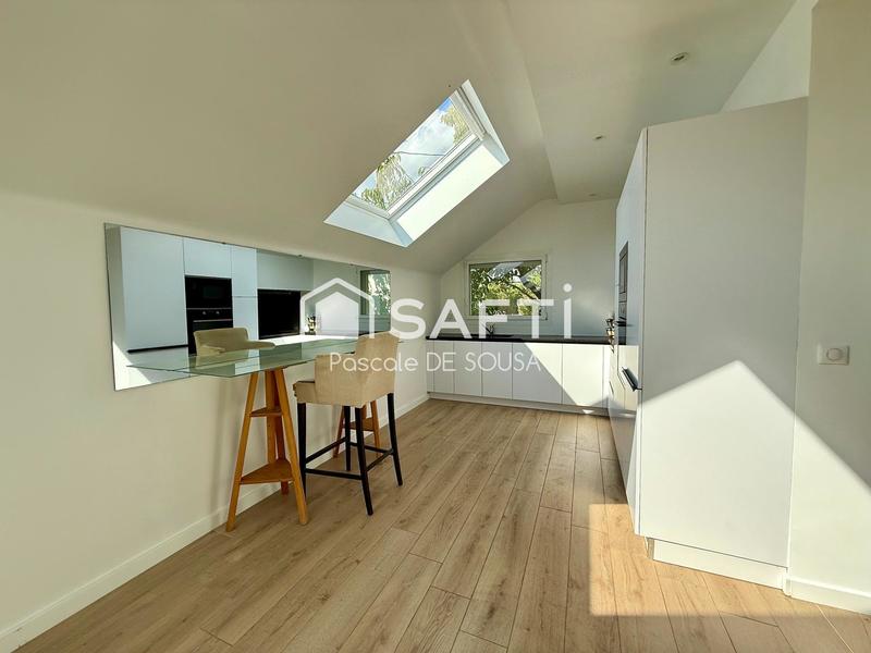 Maison - 337 m² - 8 pièces