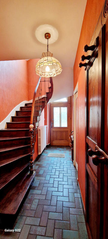 Maison - 235 m² - 7 pièces