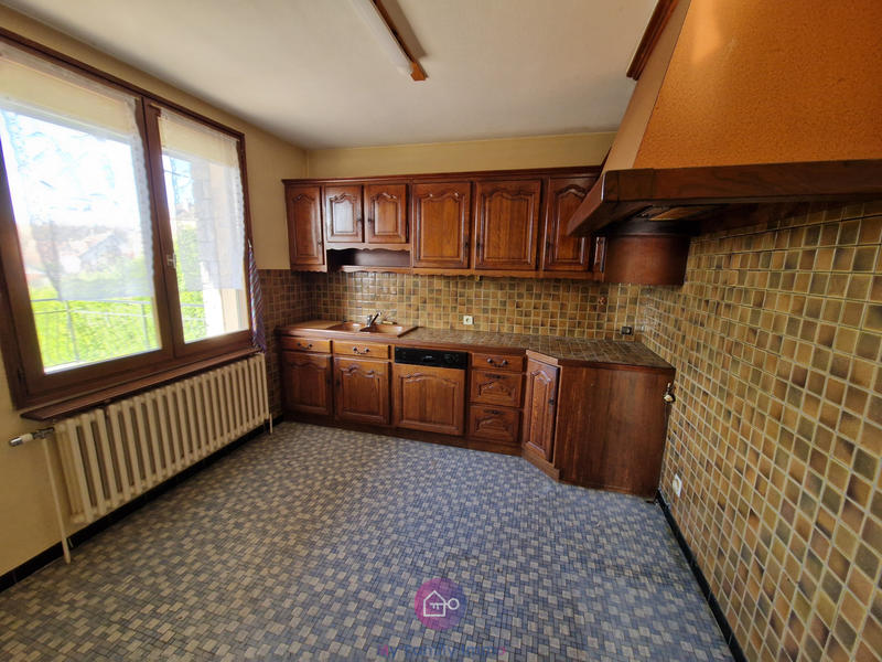 Maison - 99 m² - 5 pièces