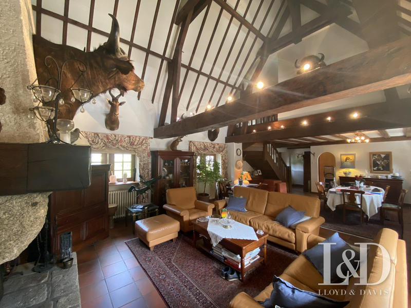 Maison - 185 m² - 7 pièces