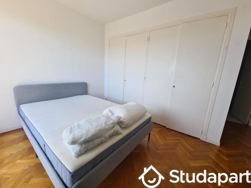 Chambre - 13 m² - 1 pièce