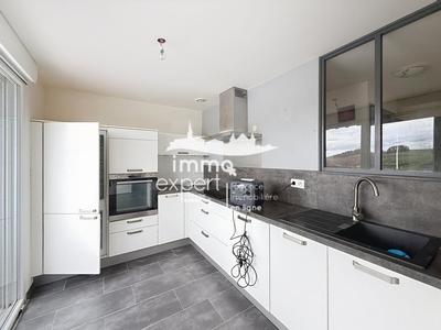 Maison - 94 m² - 5 pièces