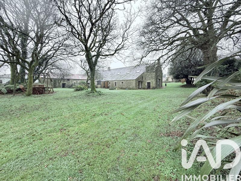 Maison - 367 m² - 11 pièces