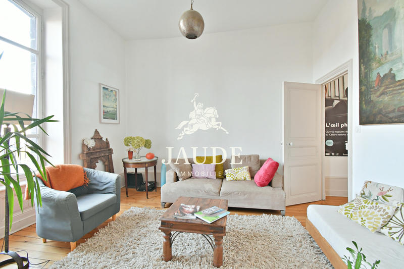 Appartement - 236 m² - 9 pièces