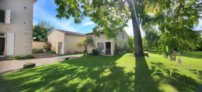 Maison - 481 m² - 12 pièces